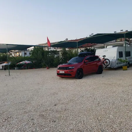 Campsite River Side Camping Berat